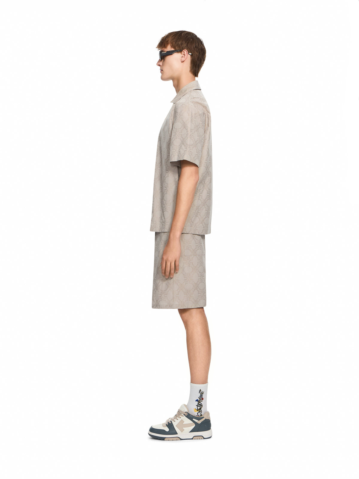 OFF WHITE Arrow Monogram Bowling Shorts STRING 44MCB09KF26F002