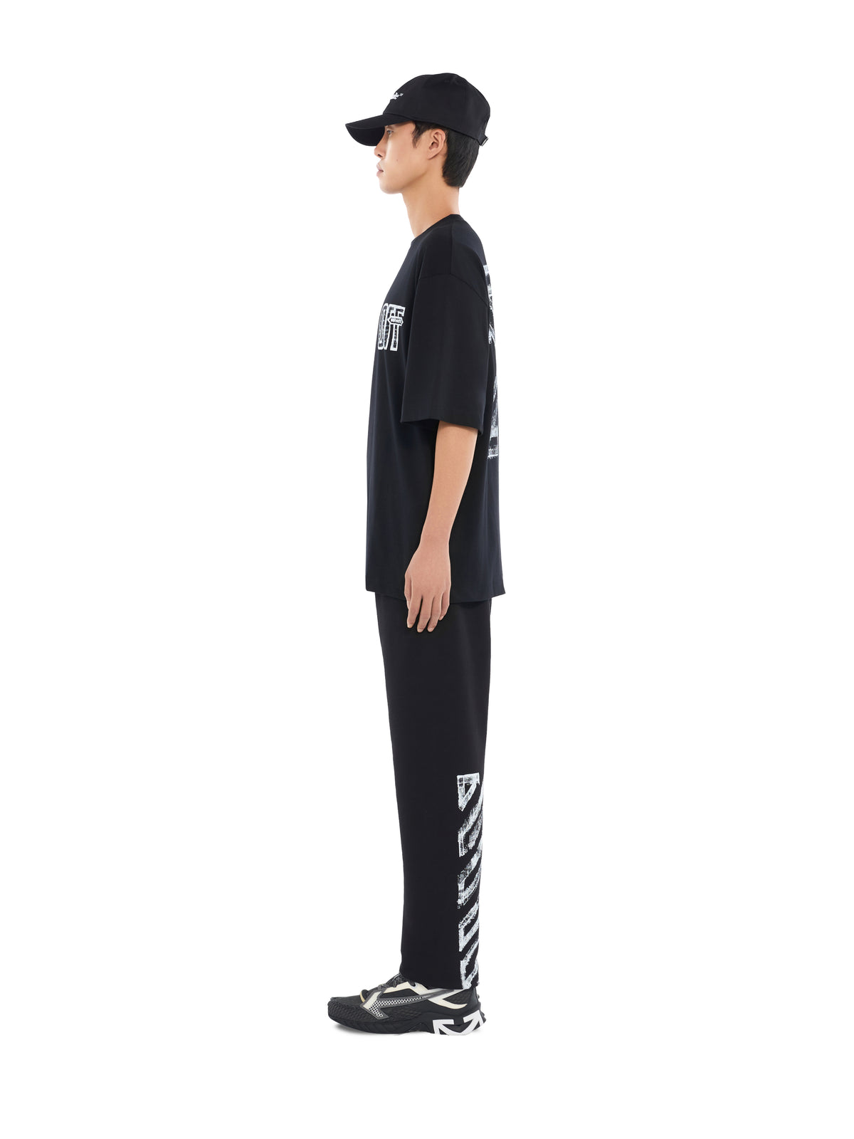 OFF WHITE Motion Arrow Cuffed Sweatpants BLACK 44MCH057F26F003