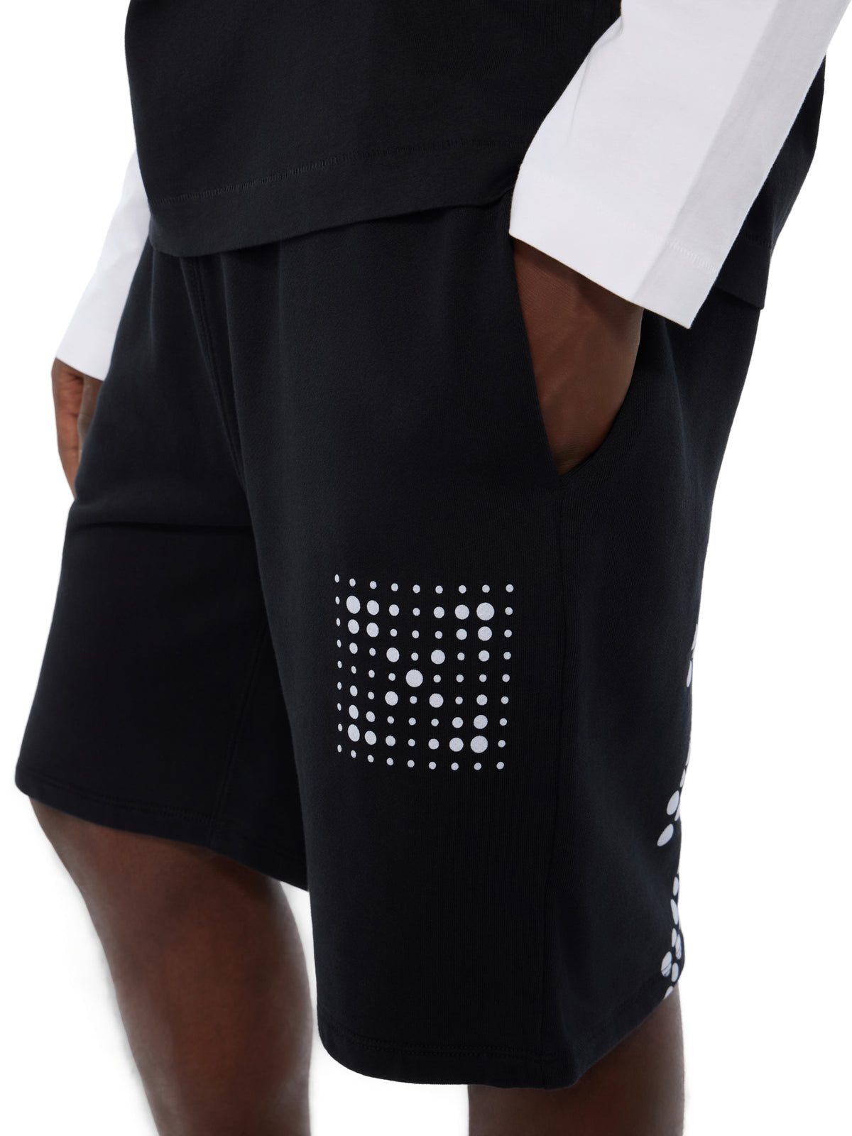 OFF WHITE Dotted Arrow Skate Sweatshorts BLACK 44MCI013G26F002
