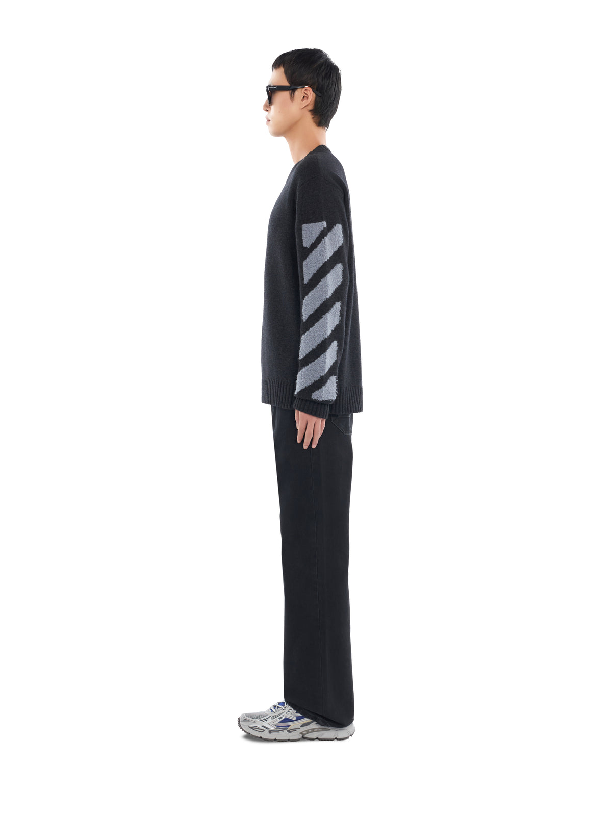 OFF WHITE Diagonals Fuzzy Knit Crewneck ANTRACITE 44MHE087F26K002