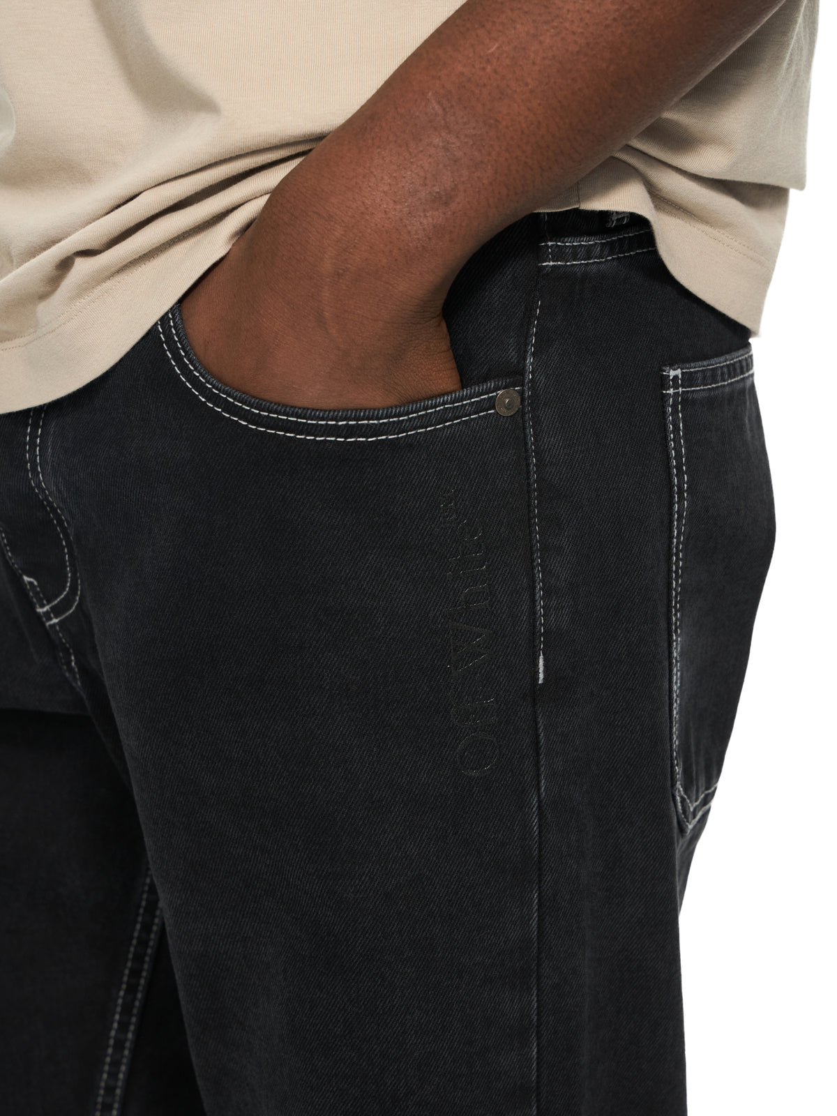 OFF WHITE Half Arrow Slim Relaxed Jeans STONE RAW BLACK 44XYA18JS26D001