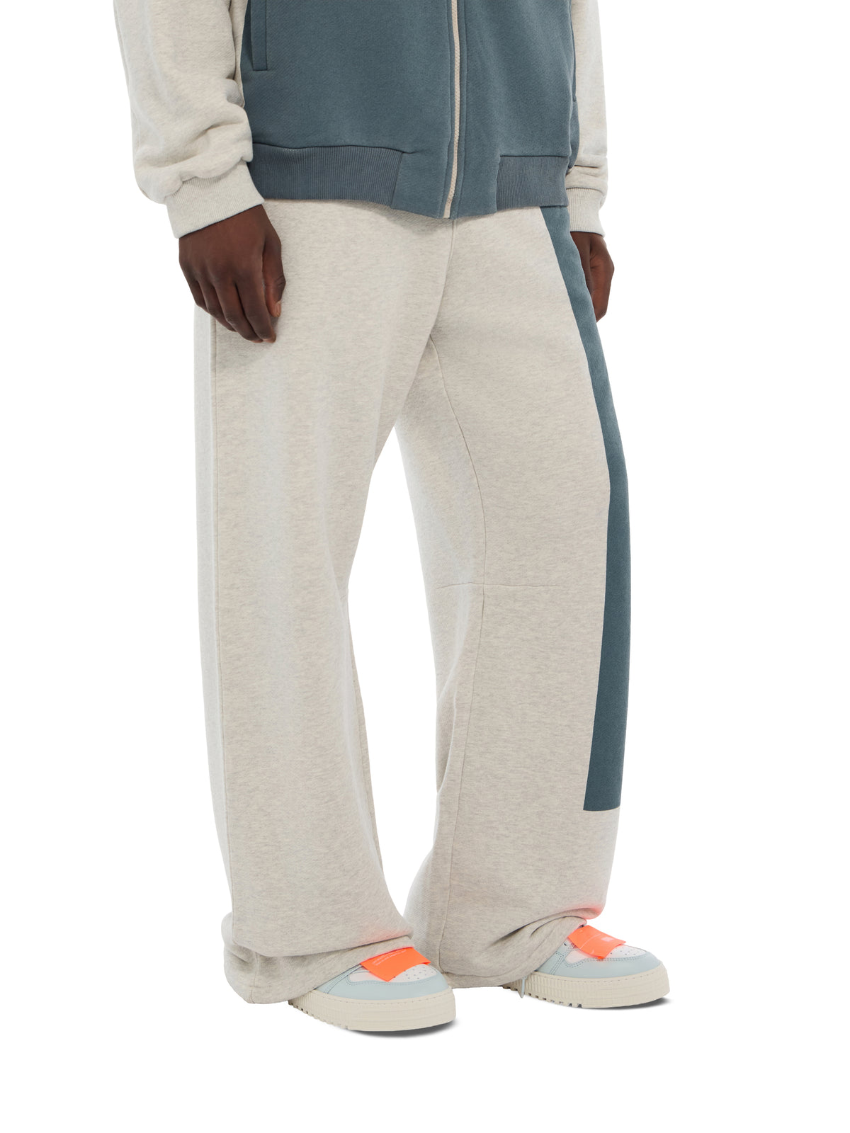 Low Top 3.0 Off Court Sneakers