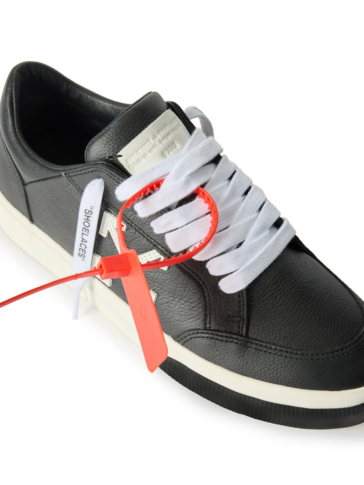 OFF WHITE Vulcanized Low Leather Sneakers BLACK OMIA293C99LEA002