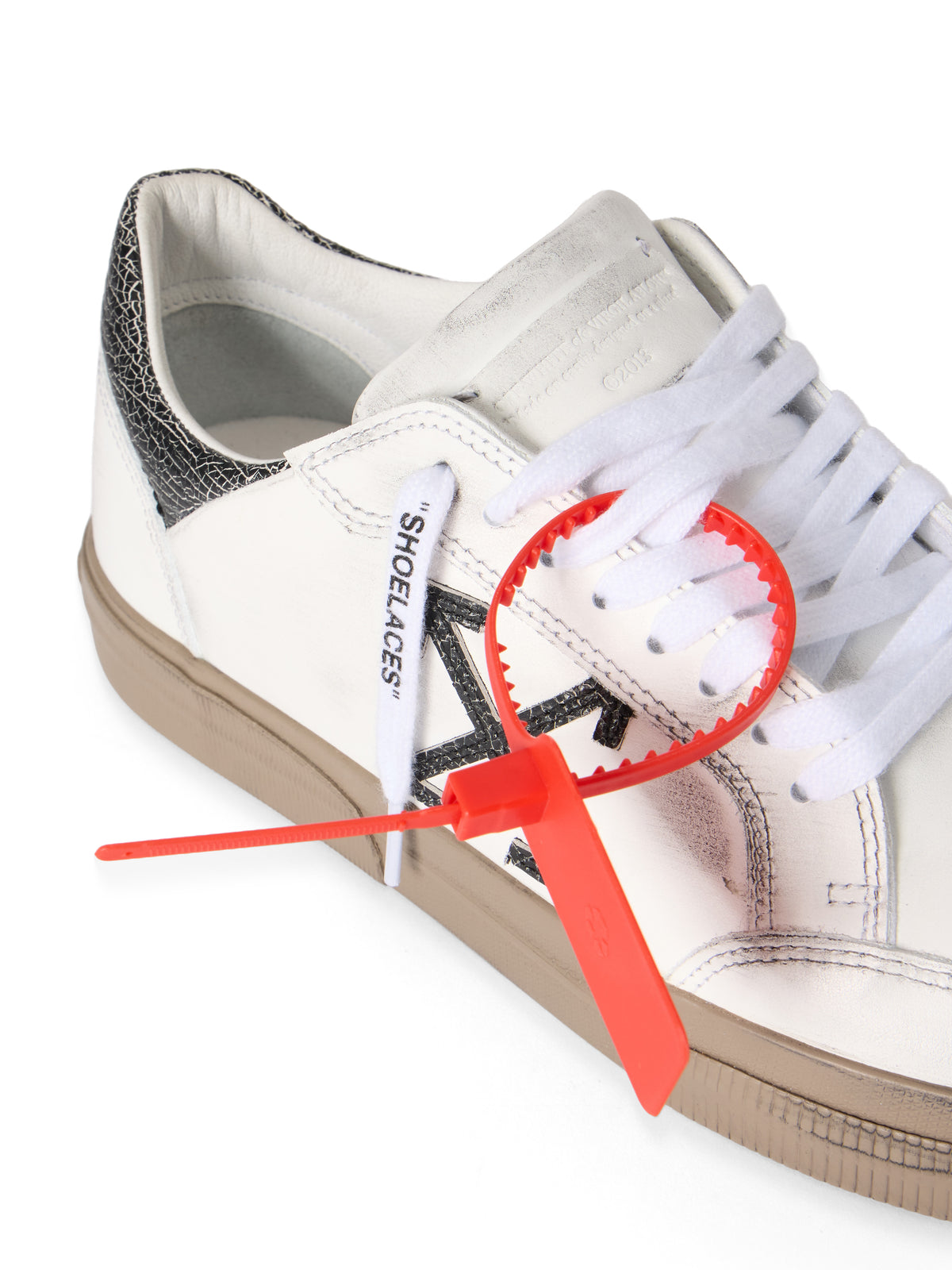 OFF WHITE Vulcanized Low Vintage Sneakers VINTAGE WHITE - BLACK OMIA293S26LEA002