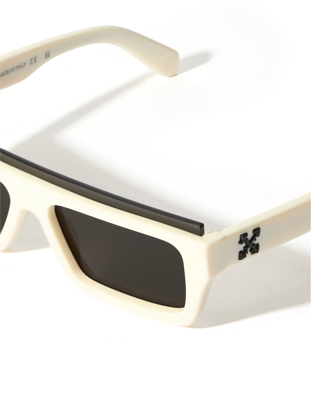 OFF WHITE Elizabeth S Dark Grey Lens Sunglasses Shiny Black OW10480107137